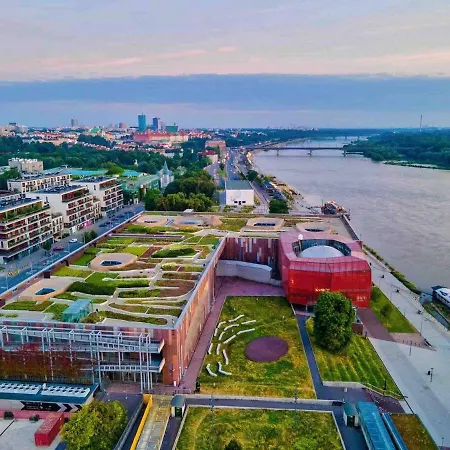 Gold 5 Fast Wifi 1 Gbs Big 85'tv Netflix Hbo Disney+ * 바르샤바