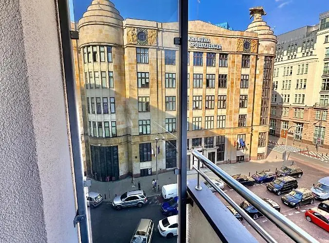 Gold 5 Fast Wifi 1 Gbs Big 85'tv Netflix Hbo Disney+ Apartment