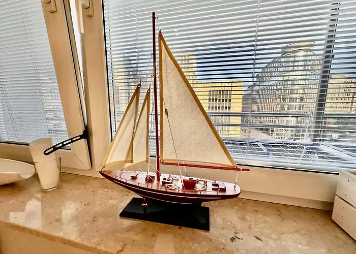 Gold 5 Fast Wifi 1 Gbs Big 85'tv Netflix Hbo Disney+ * Warsaw