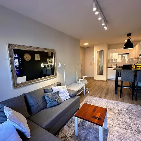 Appartement Gold 5 Fast Wifi 1 Gbs Big 85'tv Netflix Hbo Disney+ Varsovie