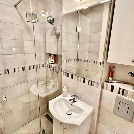 Apartament Gold 5 Fast Wifi 1 Gbs Big 85'tv Netflix Hbo Disney+ *