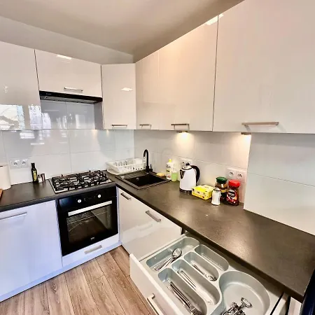 Gold 5 Fast Wifi 1 Gbs Big 85'tv Netflix Hbo Disney+ Apartament