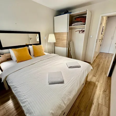 Appartement Gold 5 Fast Wifi 1 Gbs Big 85'tv Netflix Hbo Disney+ Varsovie