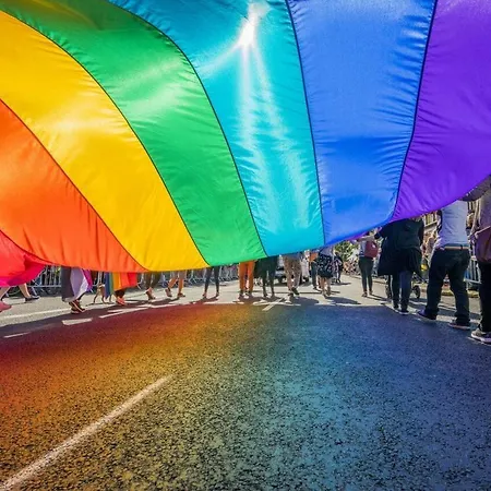 Gold 5 Fast Wifi 1 Gbs Big 85'tv Netflix Hbo Disney+ Varsovie