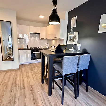 Gold 5 Fast Wifi 1 Gbs Big 85'tv Netflix Hbo Disney+ *