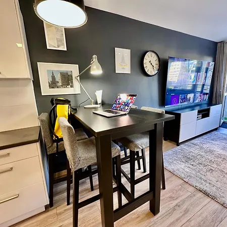 Gold 5 Fast Wifi 1 Gbs Big 85'tv Netflix Hbo Disney+ Appartement