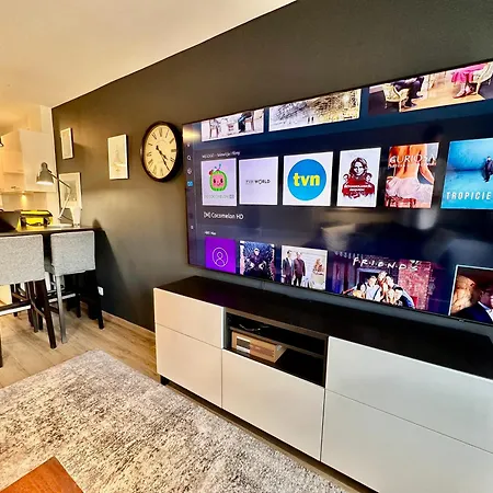 Gold 5 Fast Wifi 1 Gbs Big 85'tv Netflix Hbo Disney+ * Varsovie