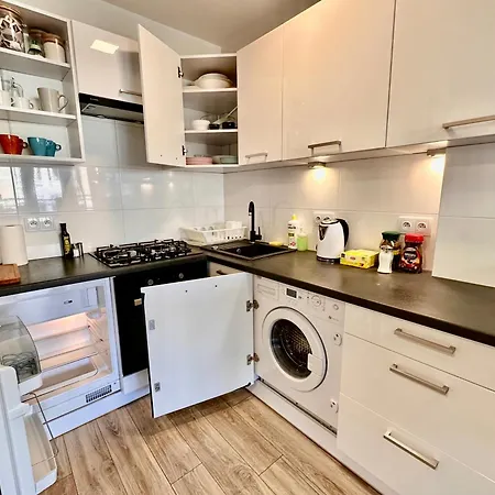 Gold 5 Fast Wifi 1 Gbs Big 85'tv Netflix Hbo Disney+ * Varsovie