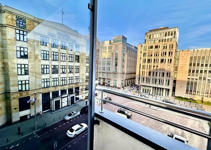 Gold 5 Fast Wifi 1 Gbs Big 85'tv Netflix Hbo Disney+ Apartment