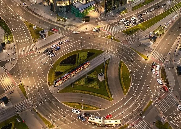 Gold 5 Fast Wifi 1 Gbs Big 85'tv Netflix Hbo Disney+ * Warsaw