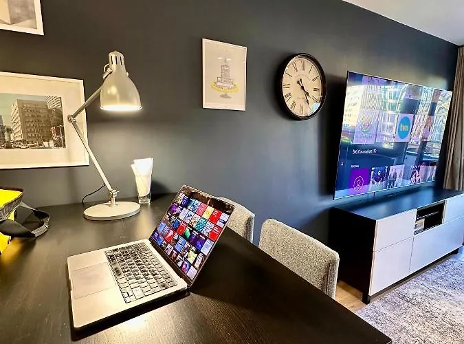 Apartment Gold 5 Fast Wifi 1 Gbs Big 85'tv Netflix Hbo Disney+ *