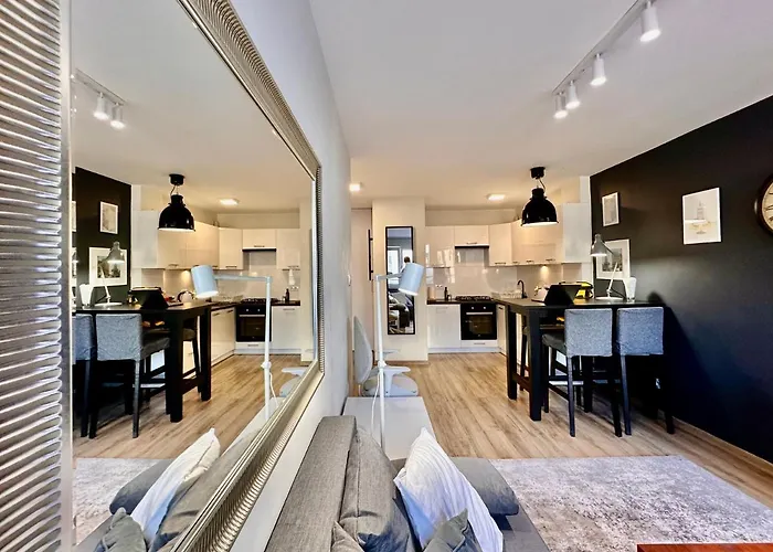 Gold 5 Fast Wifi 1 Gbs Big 85'tv Netflix Hbo Disney+