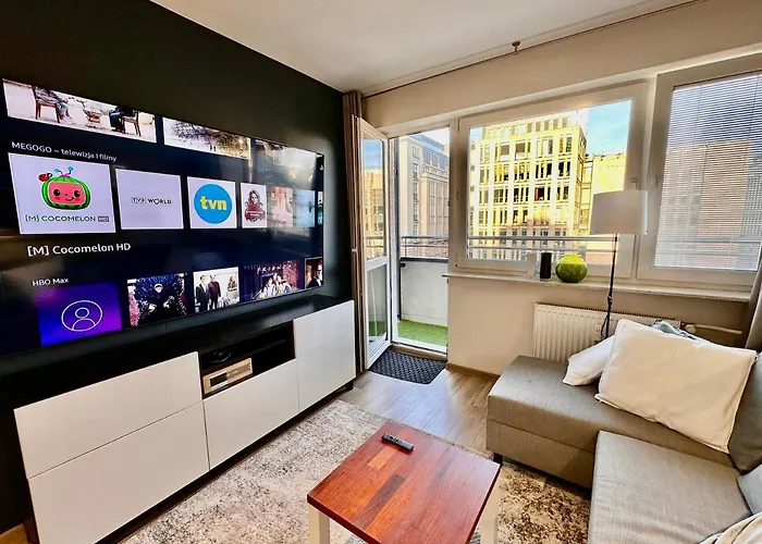 Apartment Gold 5 Fast Wifi 1 Gbs Big 85'tv Netflix Hbo Disney+ Warsaw