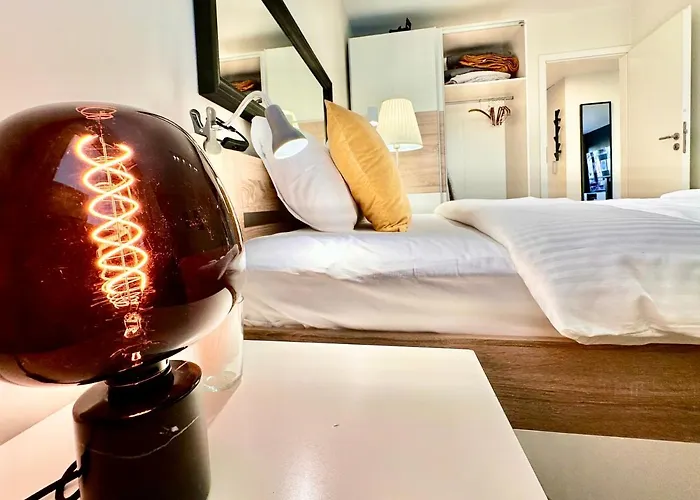 Gold 5 Fast Wifi 1 Gbs Big 85'tv Netflix Hbo Disney+ Warsaw