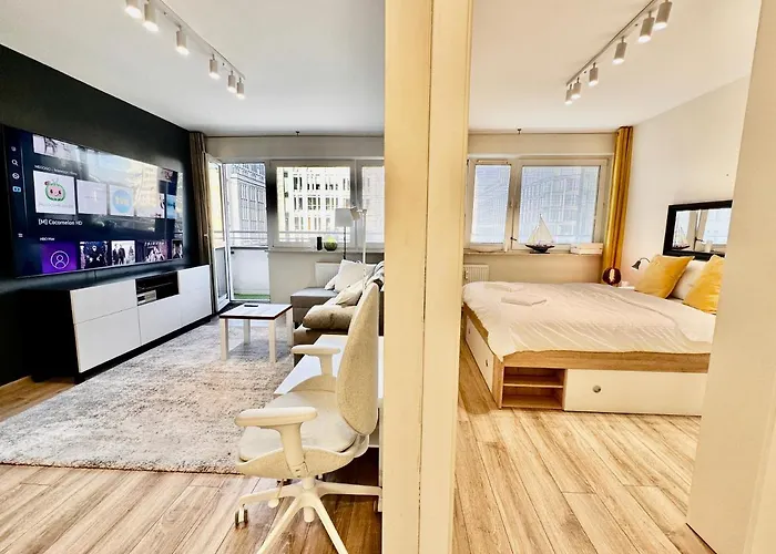 Apartment Gold 5 Fast Wifi 1 Gbs Big 85'tv Netflix Hbo Disney+