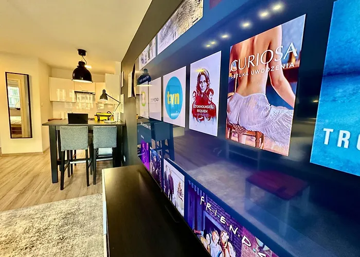 Gold 5 Fast Wifi 1 Gbs Big 85'tv Netflix Hbo Disney+ * Warsaw