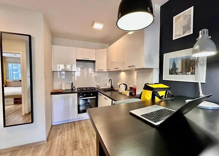 Gold 5 Fast Wifi 1 Gbs Big 85'tv Netflix Hbo Disney+ Warsaw